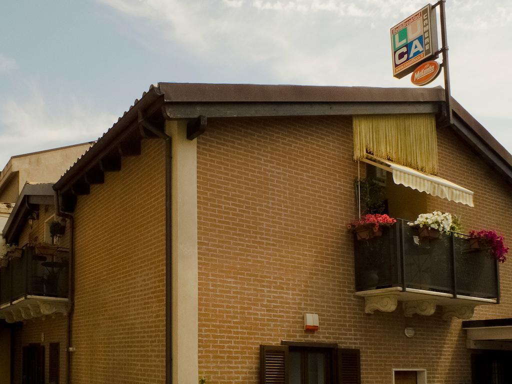 B&B Luca Монтесильвано Экстерьер фото